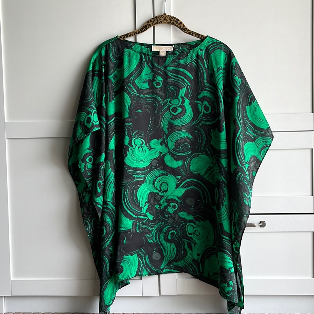 💚Green Michael Kors shawl shirt💚